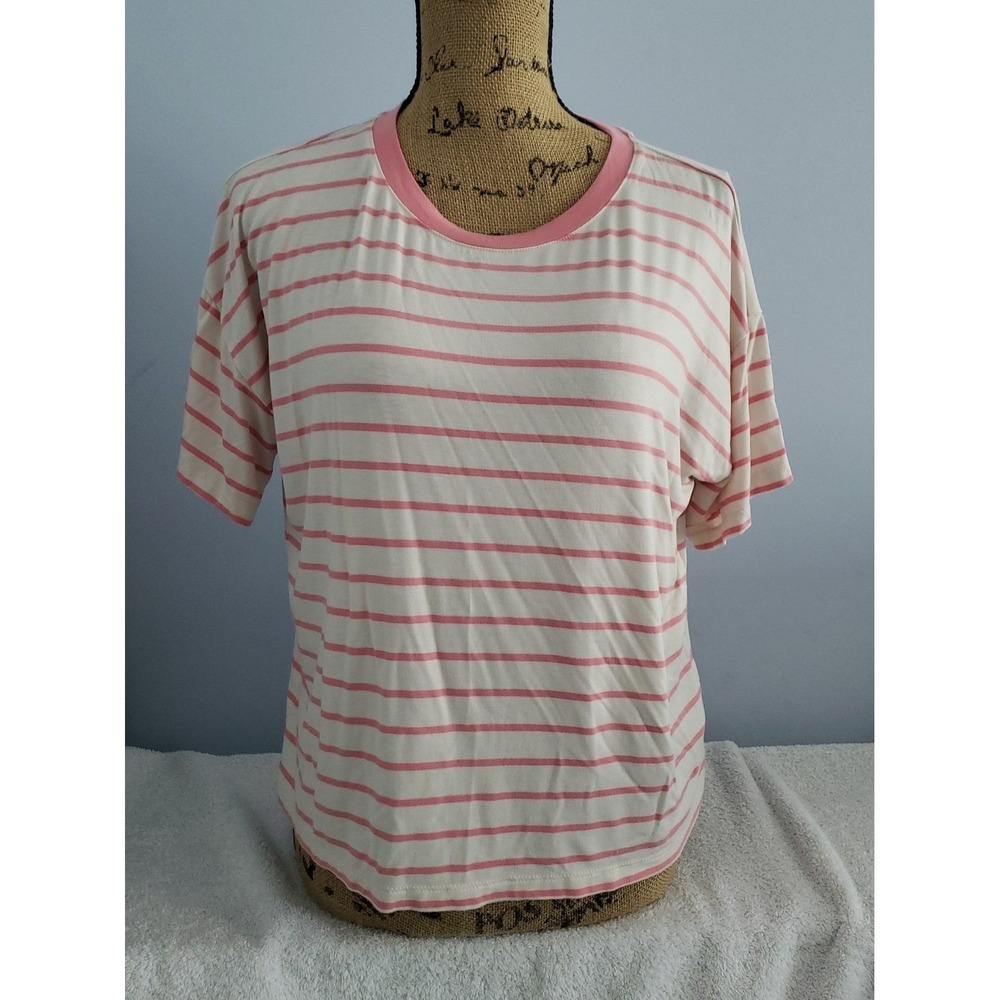 C & C Womans Crop top Short Sleeve Size Large